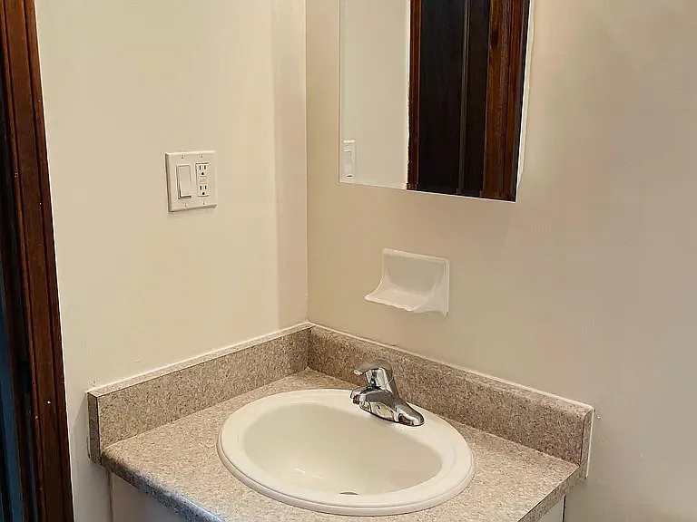 73 Roncesvalles Ave #2 — Photo 11