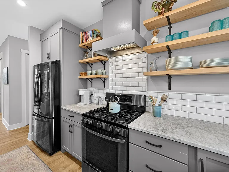 605 W End Cir — Photo 10
