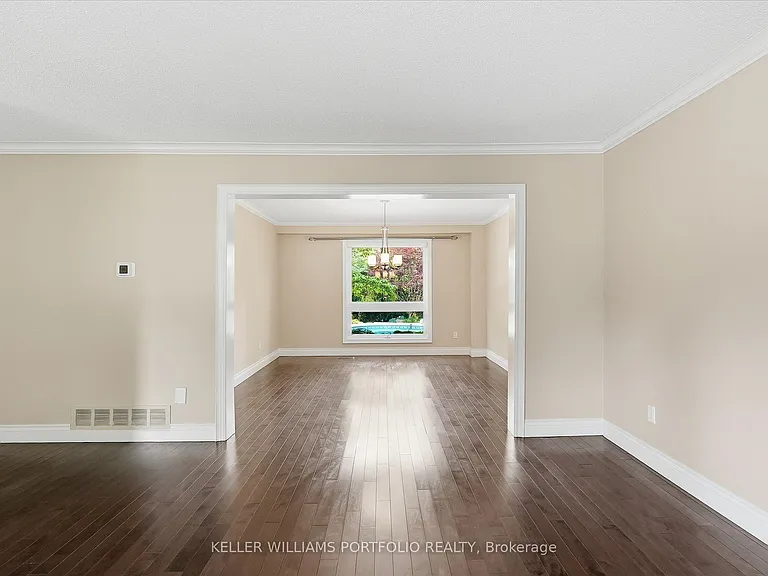 287 Royal Albert Ct — Photo 10