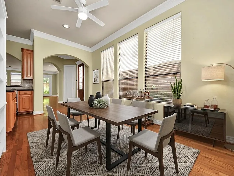 605 W Polk St #B — Photo 8