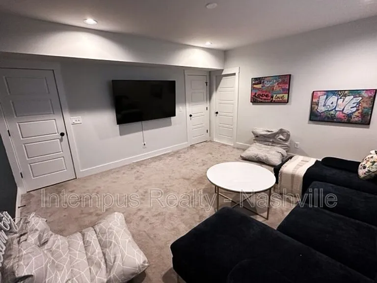 928 Southside Pl — Photo 30