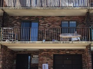 66-03 242nd St #11-B, Little Neck, NY 11362