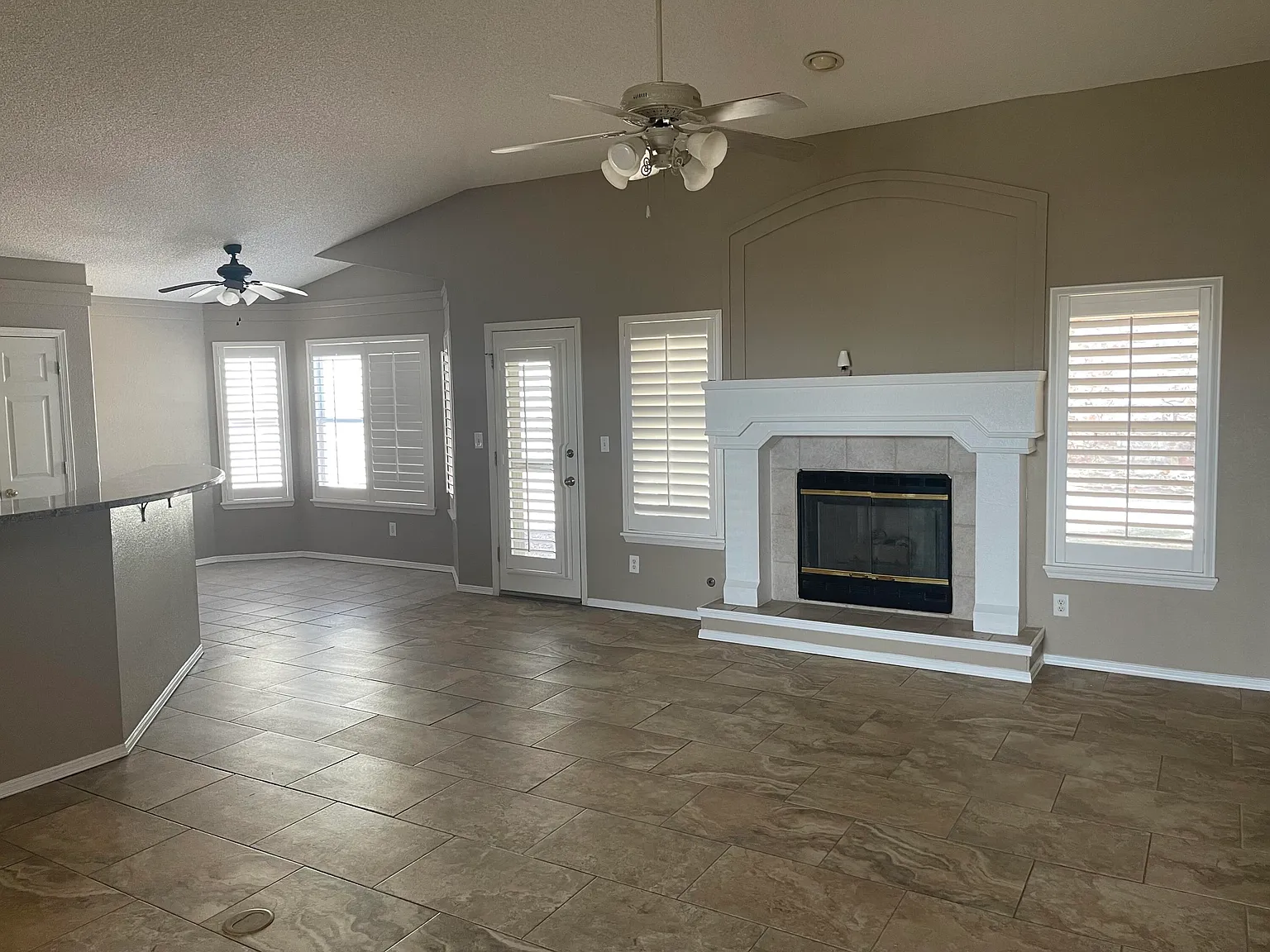 3 bed, 2.0 bath, 1769 sqft, $2,100 — Photo 4