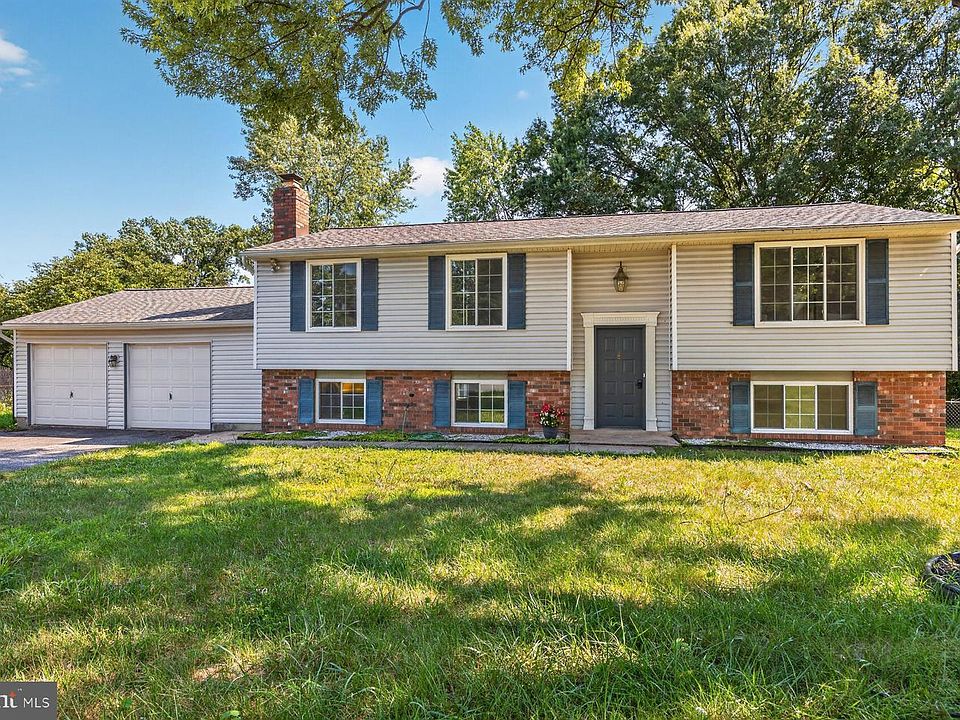 1st image of 8601 Briarwood Ct