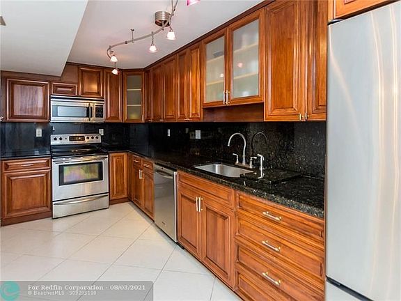 3rd image of 3430 Galt Ocean Dr #702-702-702