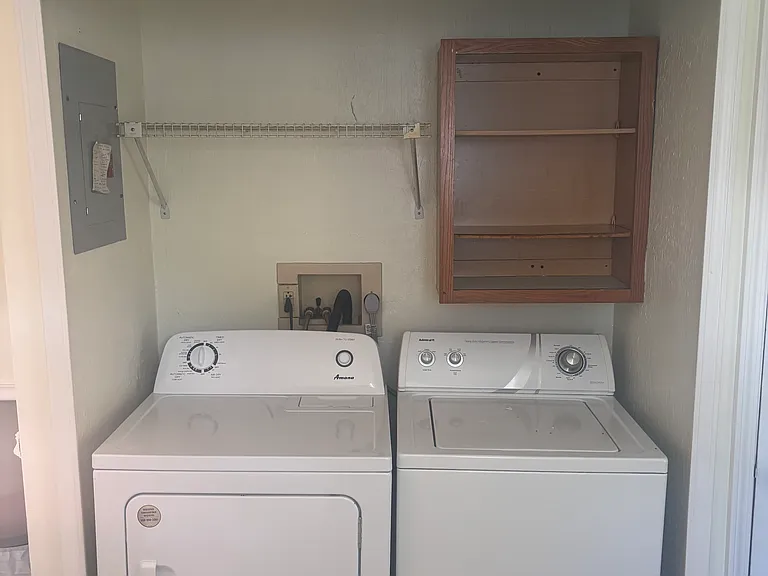 196 S Point Dr — Photo 18
