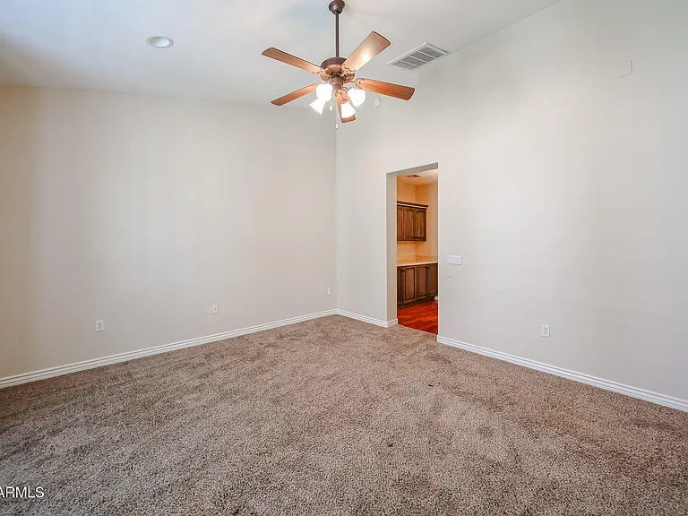 2434 E Roma Ave — Photo 32