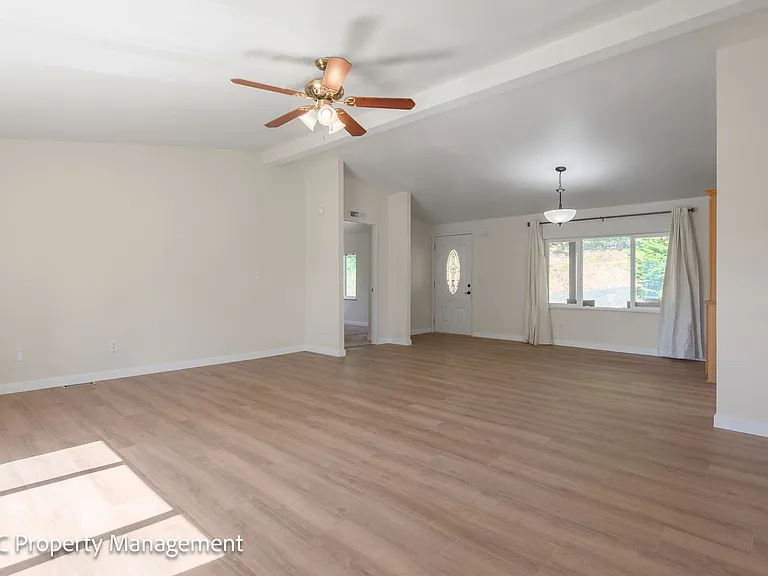 76848 London Rd — Photo 7
