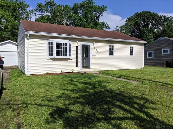 1086 Graystone Dr, Dayton, OH 45417