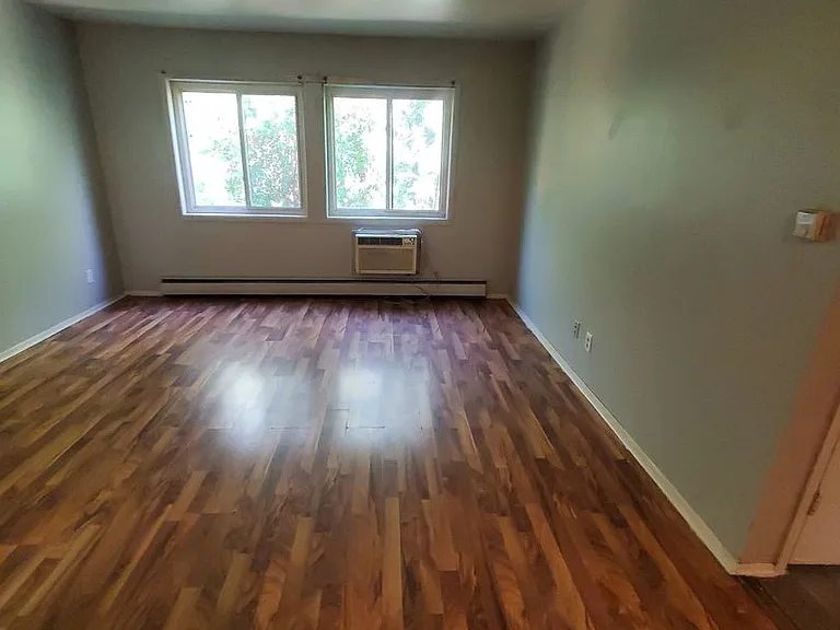 4635 S. 23rd Street - 12 Unit + Parking Lot — Photo 9