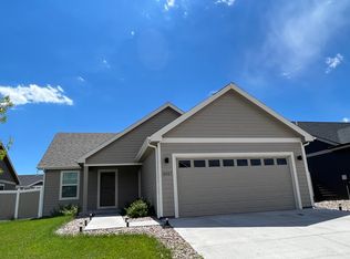 2027 Goodnight Trl, Cheyenne, WY 82007