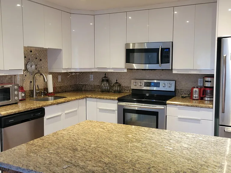 3605 NW 21st Ct — Photo 9