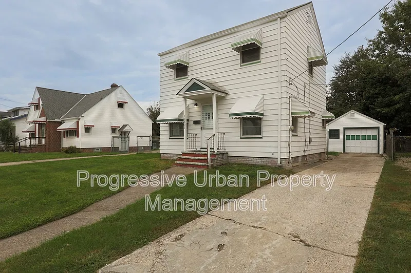 2 bed, 1.0 bath, 1064 sqft, $1,200 — Photo 2