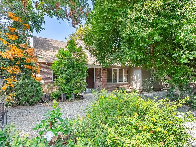 5825 Fulton Ave — Photo 1
