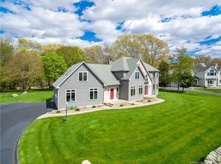 86 Crosswinds Dr, Groton, CT 06340