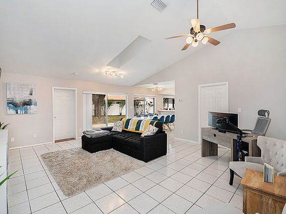 4th image of 506 Seville Ct