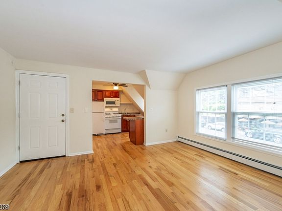 3rd image of 548 Franklin Ave #1