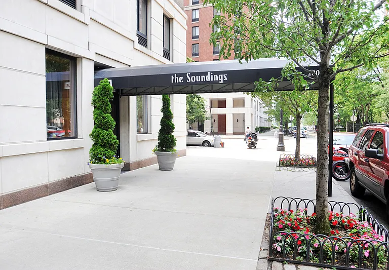280 Rector Pl #7M — Photo 13