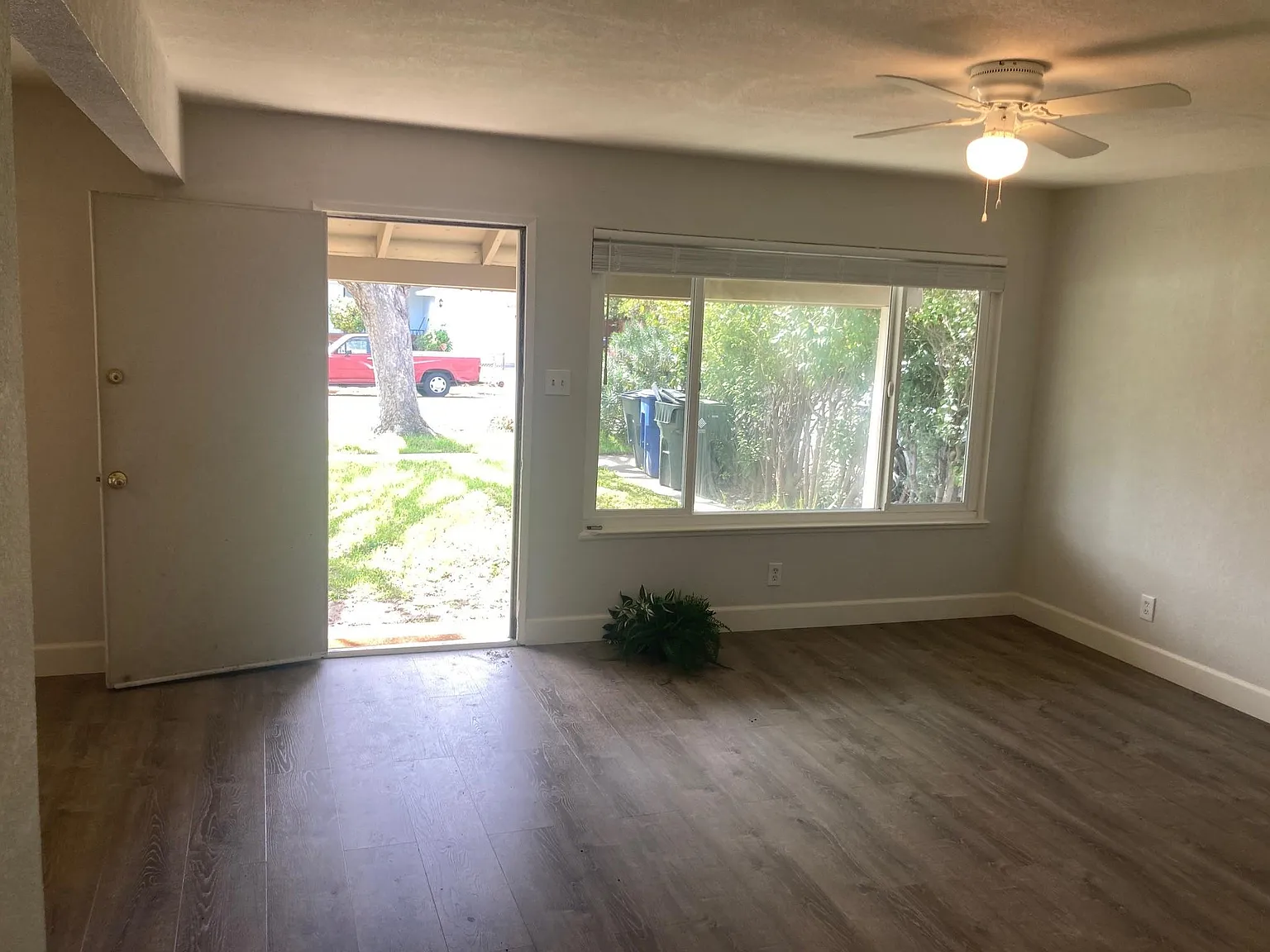 3 bed, 1600 sqft, $2,300 — Photo 4
