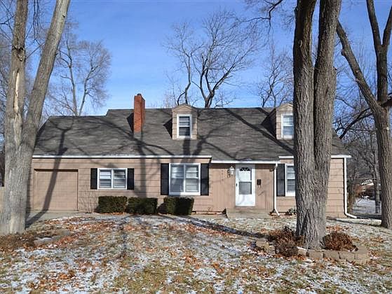 2nd image of 6814 W 81st St