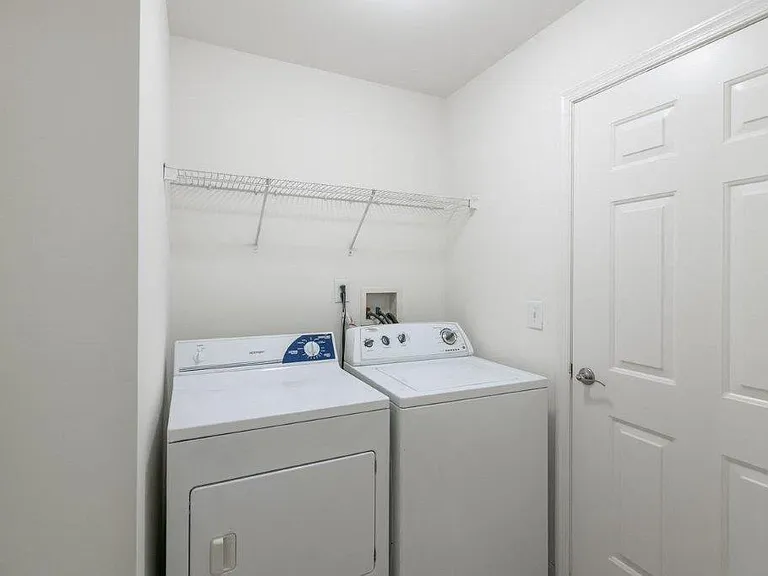 Mews at Annandale Townhomes — Photo 7