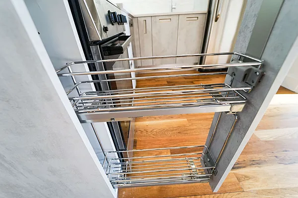 Rented by Manhattan Management LLC | media 87