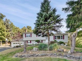 11 York Pl, Washingtonville, NY 10992