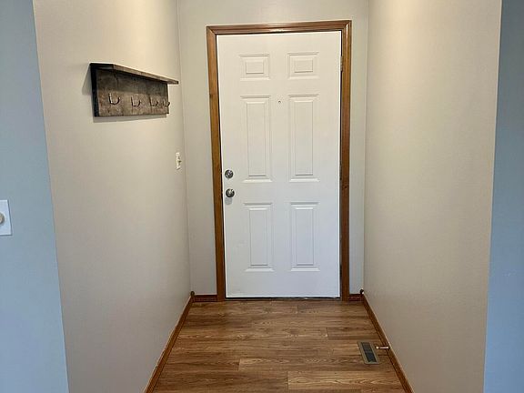 3rd image of 505 E Ozark Jubilee Drive