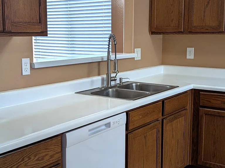 13216 W Mauna Loa Ln — Photo 2