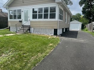 188 N Kendall St, Aurora, IL 60505