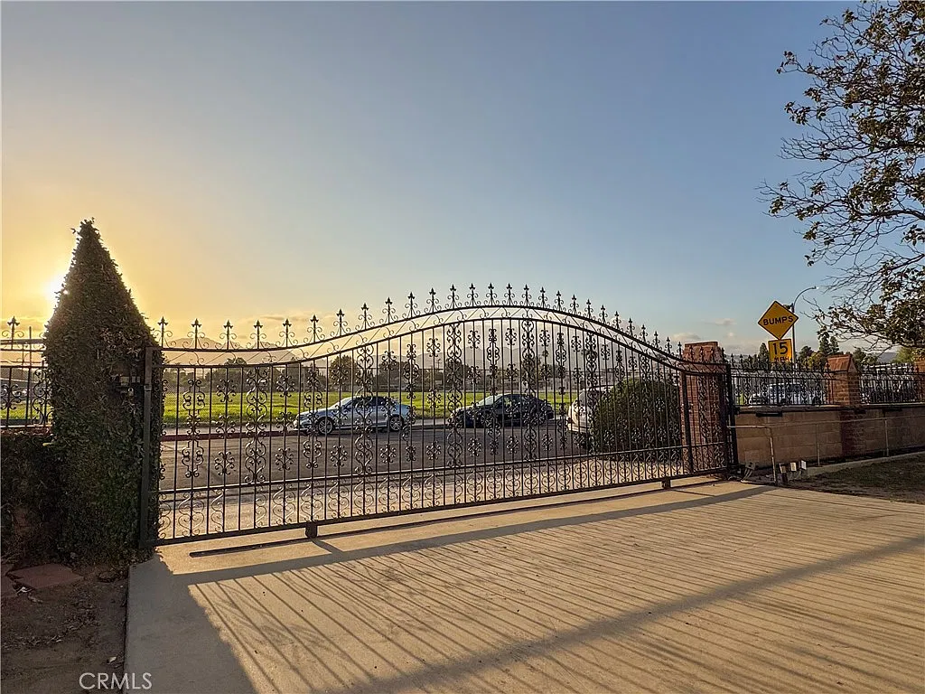 3 bed, 1304 sqft, $4,000 — Photo 4