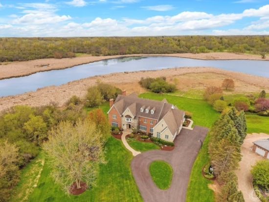 213 N Signal Hill Rd, North Barrington, IL 60010
