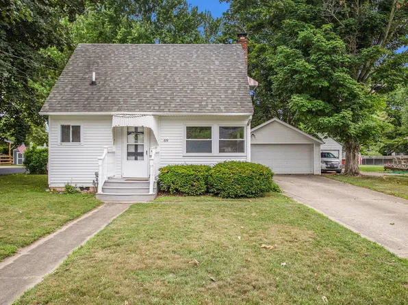 69 Balfour Dr, Coldwater, MI 49036