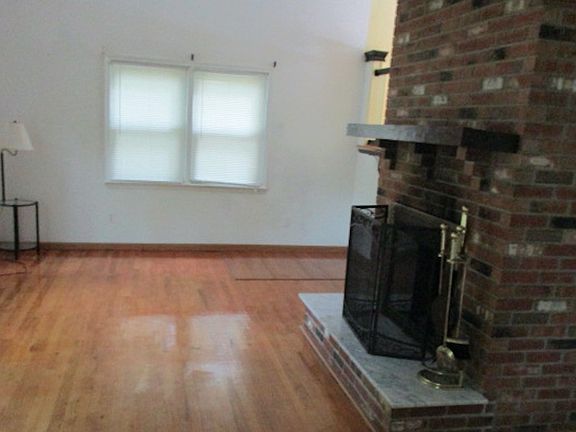 Additional Living Room