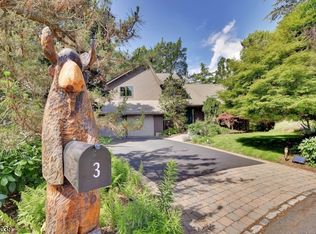 3 Chapel Hill Rd, Oakland, NJ 07436