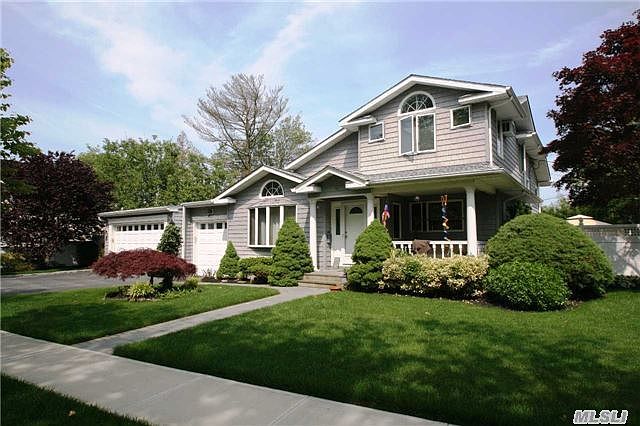 1st image of 80 Shinnecock Ave
