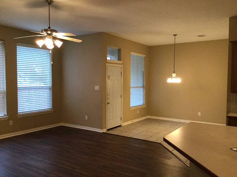 823 Fleetwood Cove Dr — Photo 8