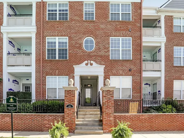 451 American Way N APT 2F, Carmel, IN 46032