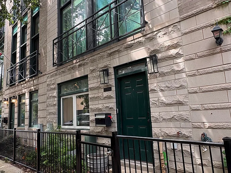 1706 W Pearson St — Photo 1