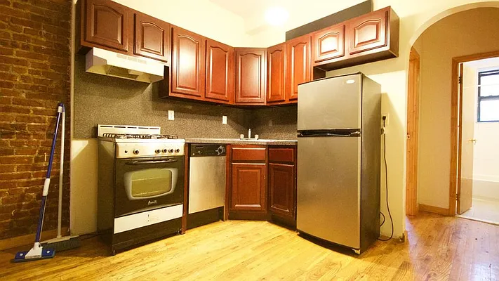 Rented by Nooklyn NYC LLC | media 18