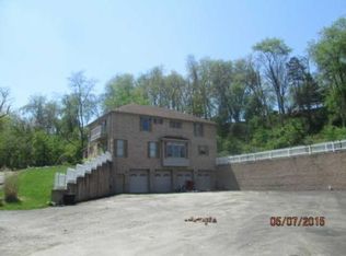 150 Nowalk Dr, Pittsburgh, PA 15239