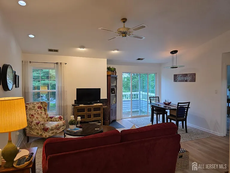 119 Commonwealth Ct #11 — Photo 3