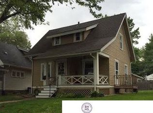 915 S 38th Ave, Omaha, NE 68105
