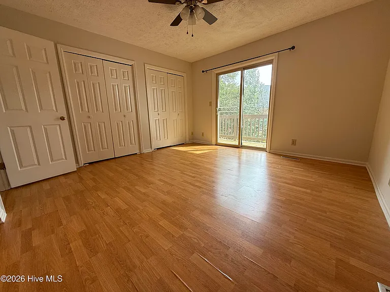 940 Linden Rd #10 — Photo 11