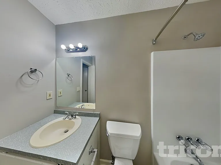 1147 Reading Dr NW — Photo 11