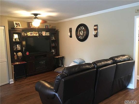3rd image of 224-47 Kingsbury Ave