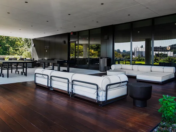 4650 Broadway image 22 of 30