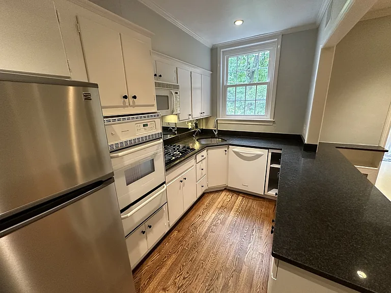 1513 44th St NW — Photo 39