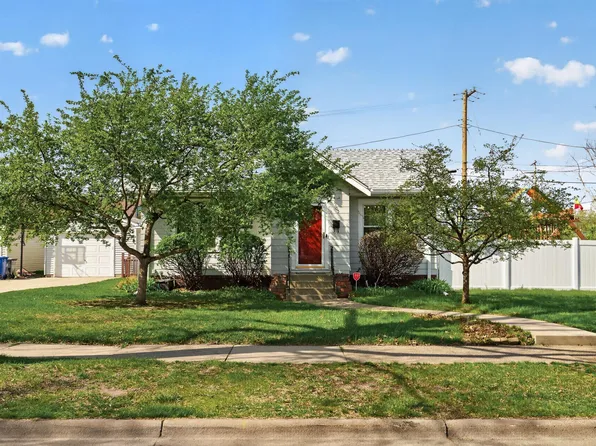 1105 California Ave W, Saint Paul, MN 55108