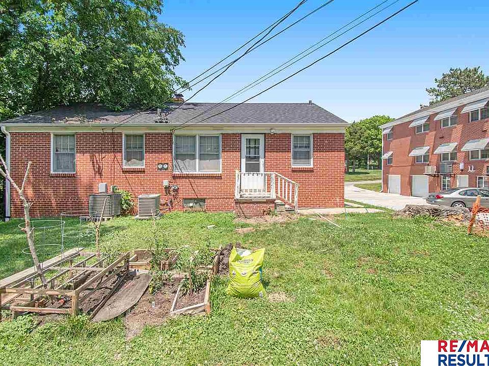 2nd image of 5209-11 Northwest Dr